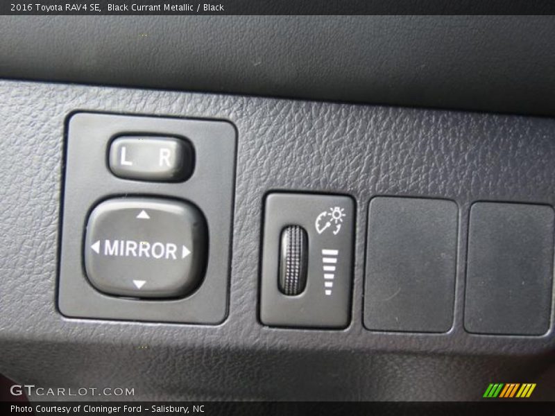 Black Currant Metallic / Black 2016 Toyota RAV4 SE