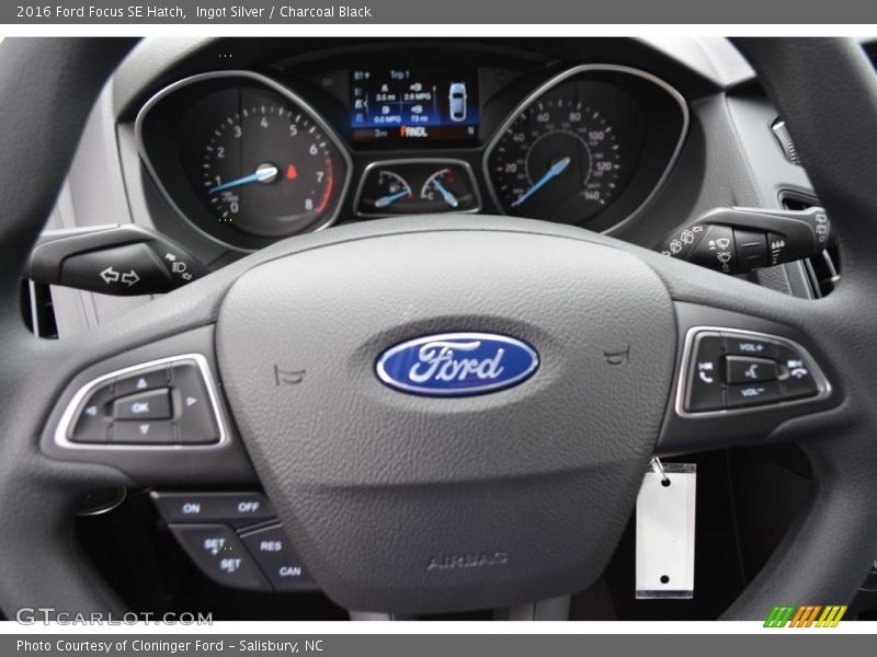 Ingot Silver / Charcoal Black 2016 Ford Focus SE Hatch