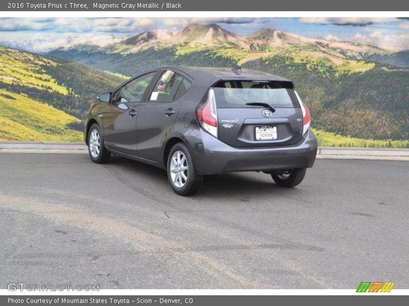 Magnetic Gray Metallic / Black 2016 Toyota Prius c Three