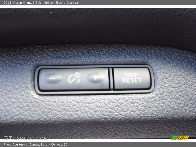 Brilliant Silver / Charcoal 2013 Nissan Altima 2.5 SL