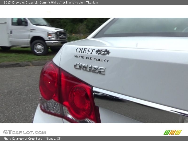Summit White / Jet Black/Medium Titanium 2013 Chevrolet Cruze LS
