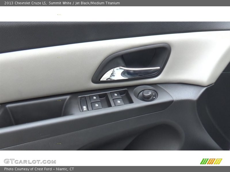 Summit White / Jet Black/Medium Titanium 2013 Chevrolet Cruze LS