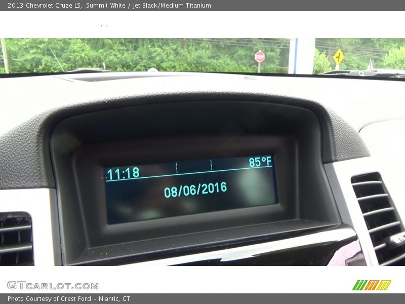 Summit White / Jet Black/Medium Titanium 2013 Chevrolet Cruze LS