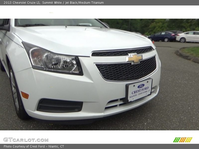 Summit White / Jet Black/Medium Titanium 2013 Chevrolet Cruze LS