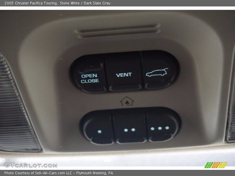 Stone White / Dark Slate Gray 2005 Chrysler Pacifica Touring