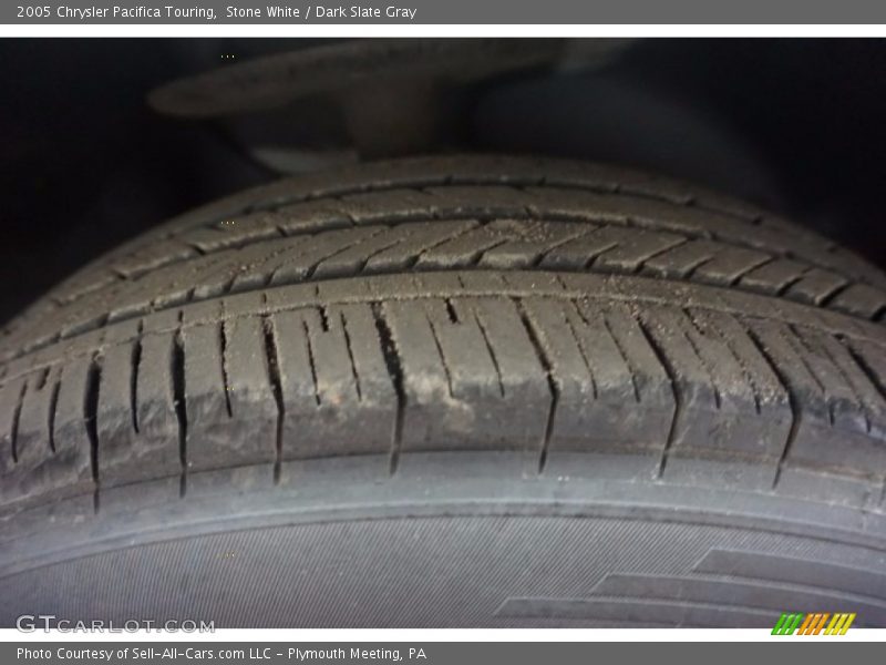 Stone White / Dark Slate Gray 2005 Chrysler Pacifica Touring