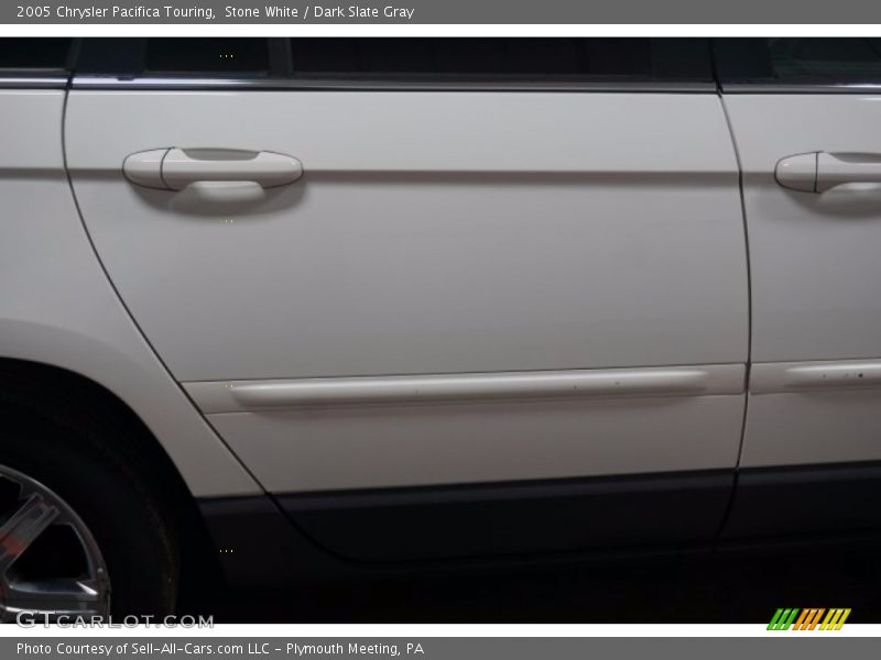 Stone White / Dark Slate Gray 2005 Chrysler Pacifica Touring