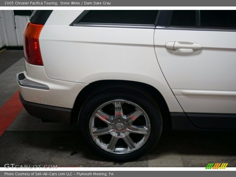 Stone White / Dark Slate Gray 2005 Chrysler Pacifica Touring