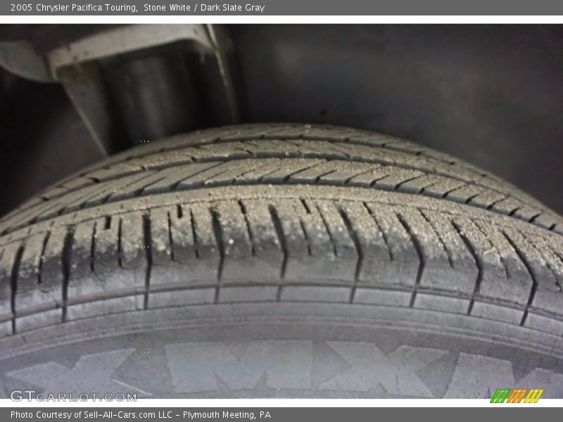 Stone White / Dark Slate Gray 2005 Chrysler Pacifica Touring