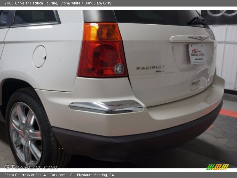 Stone White / Dark Slate Gray 2005 Chrysler Pacifica Touring