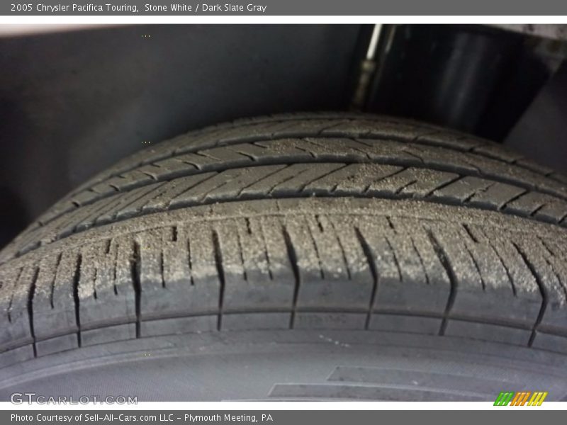Stone White / Dark Slate Gray 2005 Chrysler Pacifica Touring
