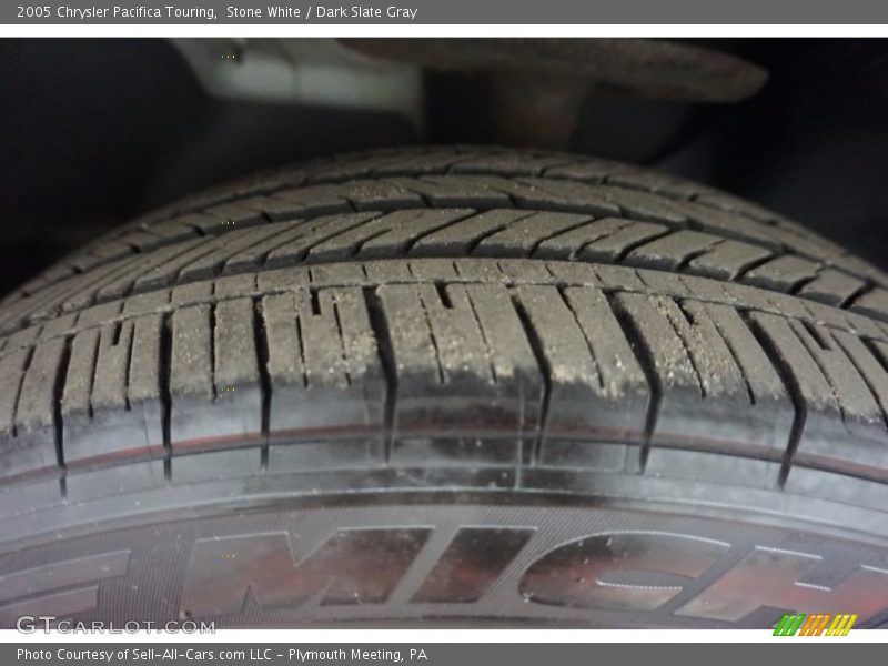 Stone White / Dark Slate Gray 2005 Chrysler Pacifica Touring