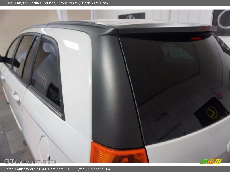 Stone White / Dark Slate Gray 2005 Chrysler Pacifica Touring