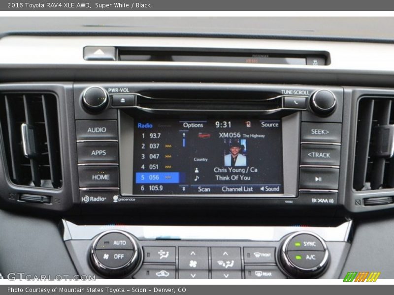 Super White / Black 2016 Toyota RAV4 XLE AWD