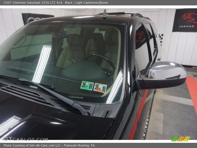 Black / Light Cashmere/Ebony 2007 Chevrolet Suburban 1500 LTZ 4x4