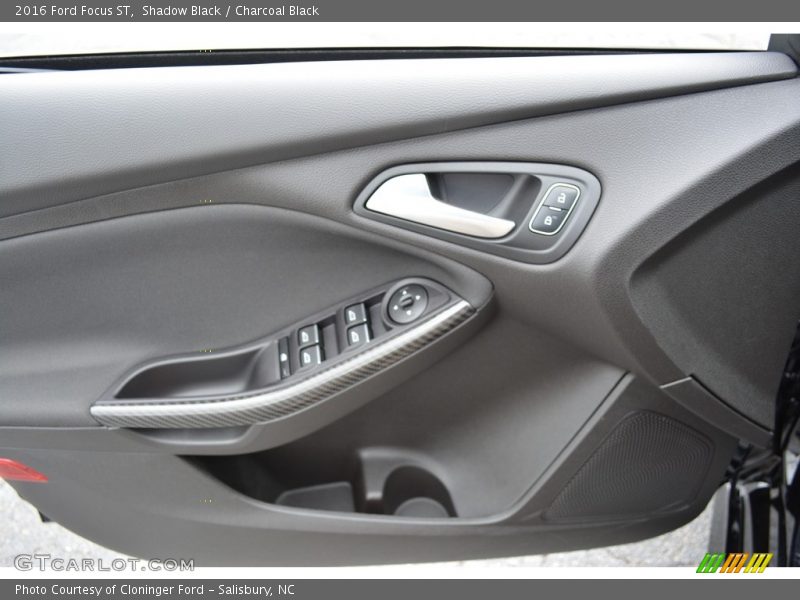 Shadow Black / Charcoal Black 2016 Ford Focus ST