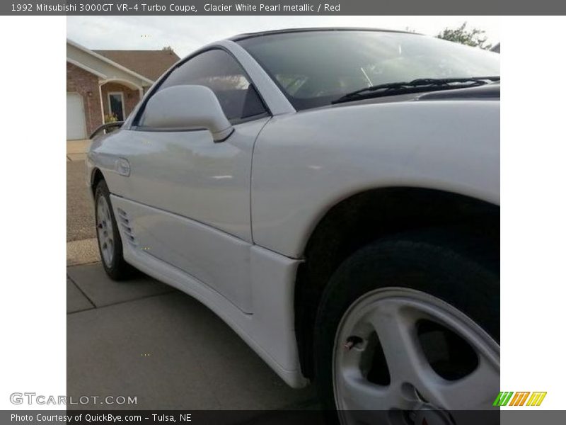 Glacier White Pearl metallic / Red 1992 Mitsubishi 3000GT VR-4 Turbo Coupe