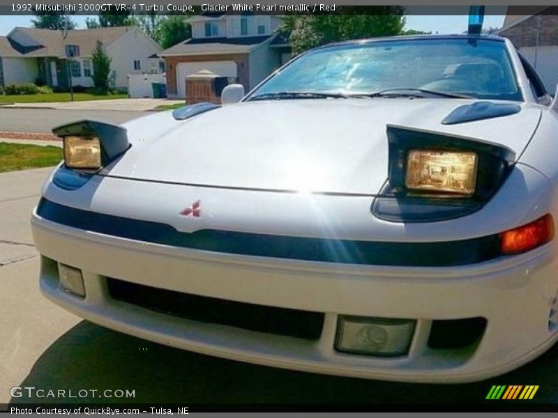 Glacier White Pearl metallic / Red 1992 Mitsubishi 3000GT VR-4 Turbo Coupe