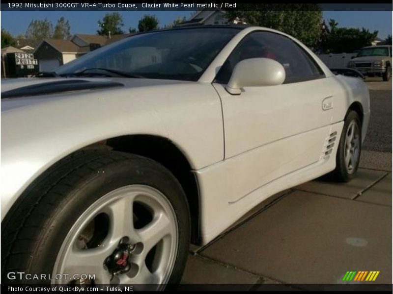 Glacier White Pearl metallic / Red 1992 Mitsubishi 3000GT VR-4 Turbo Coupe