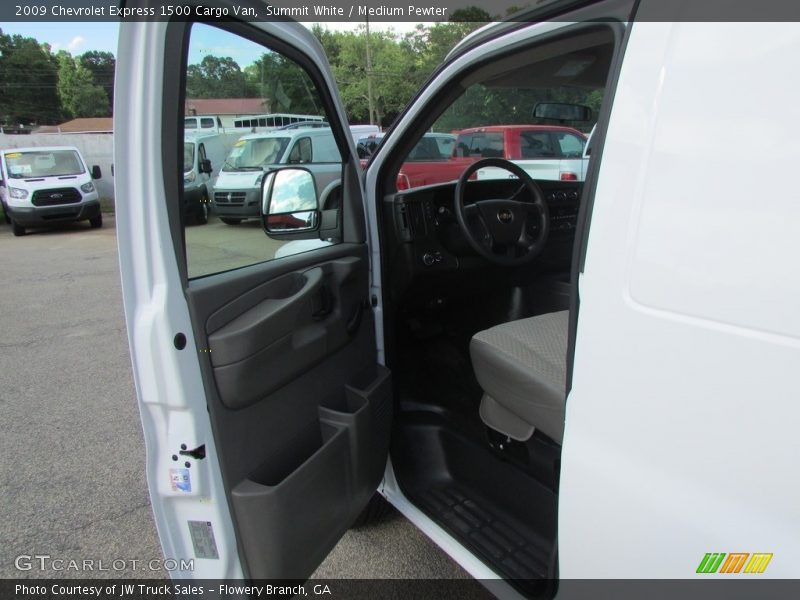 Summit White / Medium Pewter 2009 Chevrolet Express 1500 Cargo Van