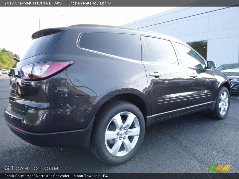 Tungsten Metallic / Ebony 2017 Chevrolet Traverse LT AWD