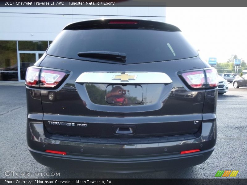 Tungsten Metallic / Ebony 2017 Chevrolet Traverse LT AWD