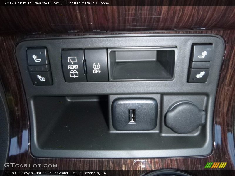 Tungsten Metallic / Ebony 2017 Chevrolet Traverse LT AWD