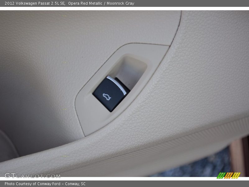 Opera Red Metallic / Moonrock Gray 2012 Volkswagen Passat 2.5L SE