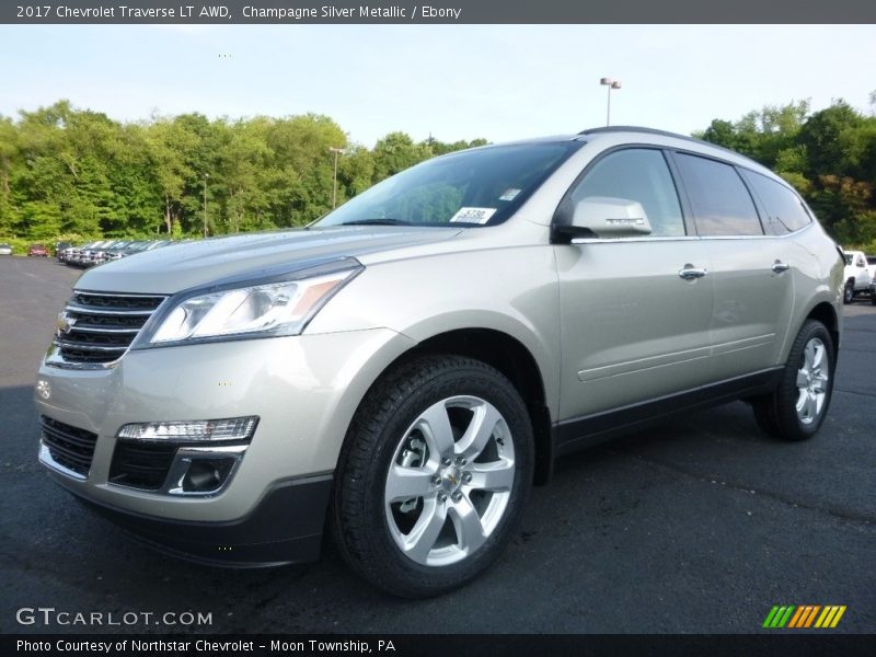 Front 3/4 View of 2017 Traverse LT AWD