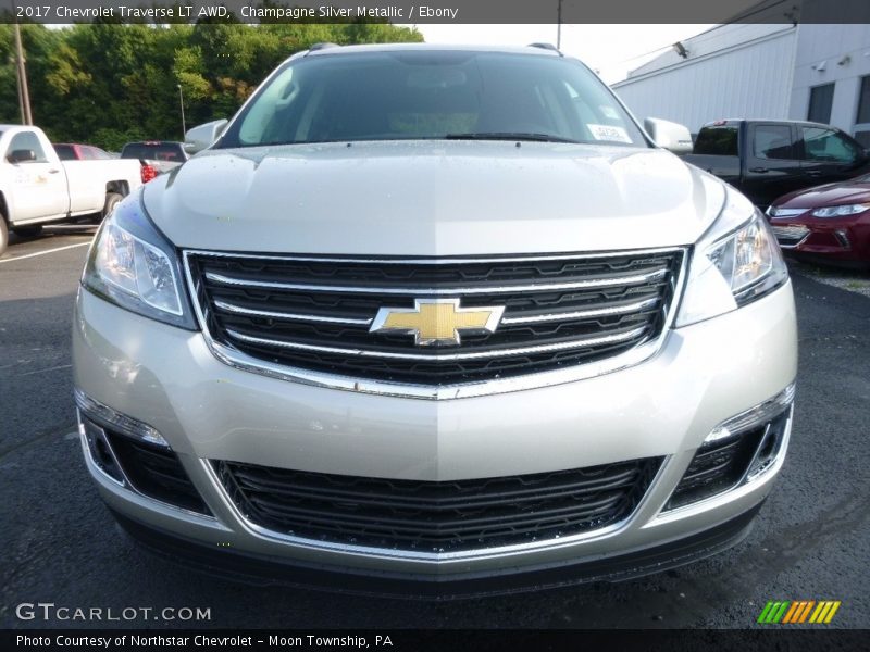Champagne Silver Metallic / Ebony 2017 Chevrolet Traverse LT AWD