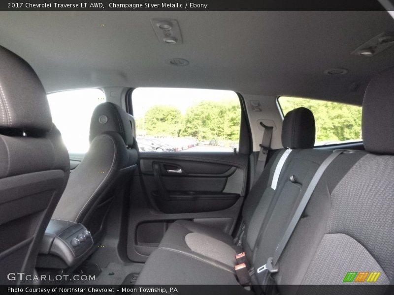 Champagne Silver Metallic / Ebony 2017 Chevrolet Traverse LT AWD