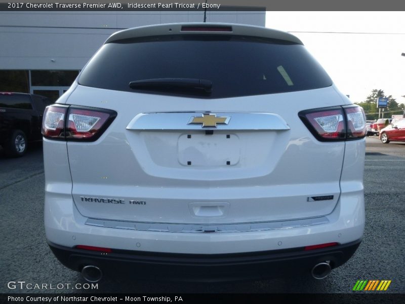 Iridescent Pearl Tricoat / Ebony 2017 Chevrolet Traverse Premier AWD