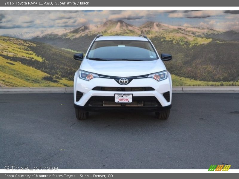 Super White / Black 2016 Toyota RAV4 LE AWD