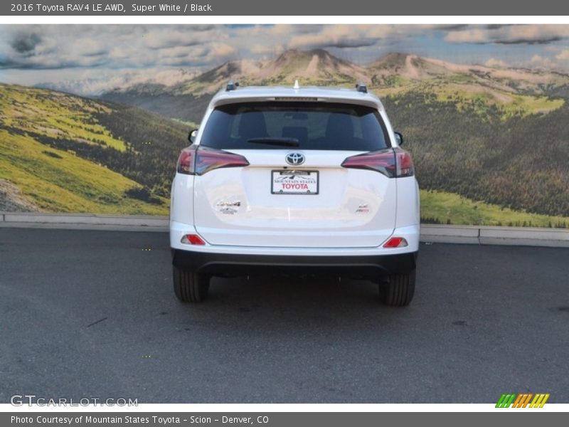 Super White / Black 2016 Toyota RAV4 LE AWD