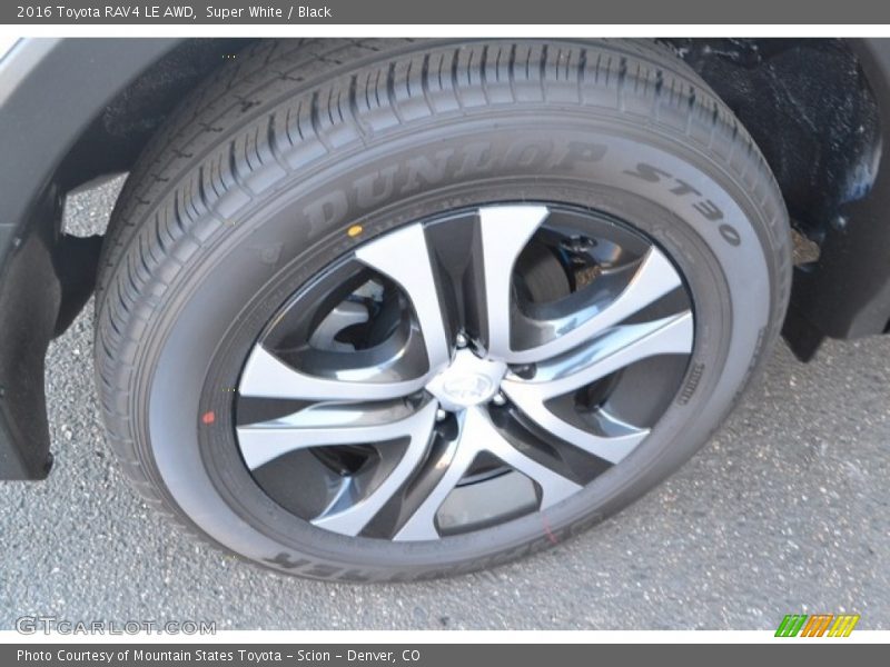Super White / Black 2016 Toyota RAV4 LE AWD