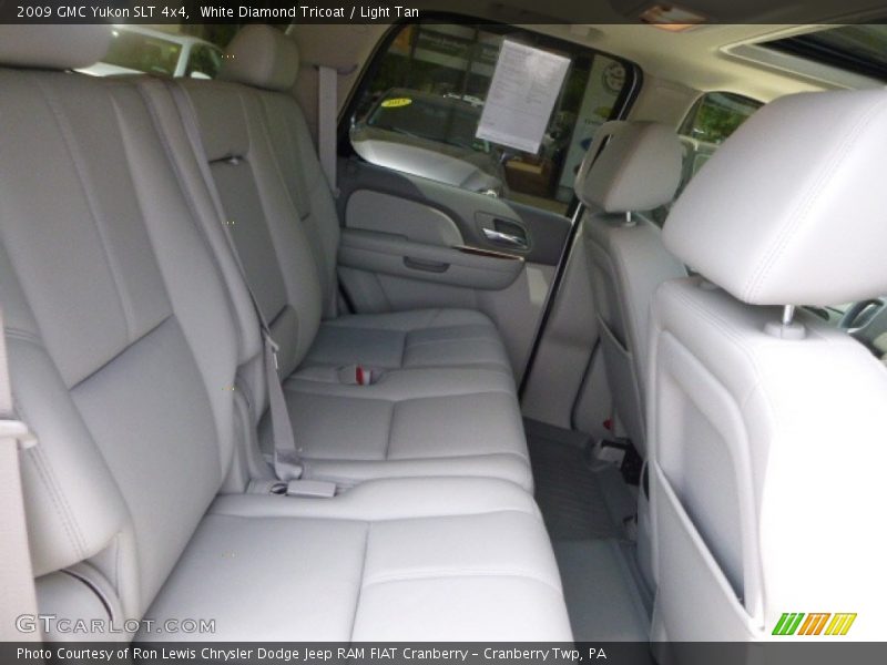 White Diamond Tricoat / Light Tan 2009 GMC Yukon SLT 4x4