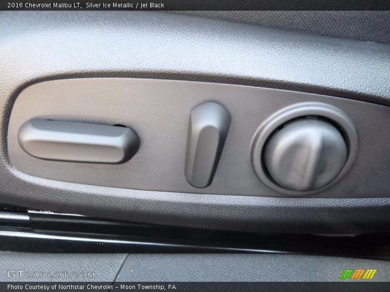 Silver Ice Metallic / Jet Black 2016 Chevrolet Malibu LT