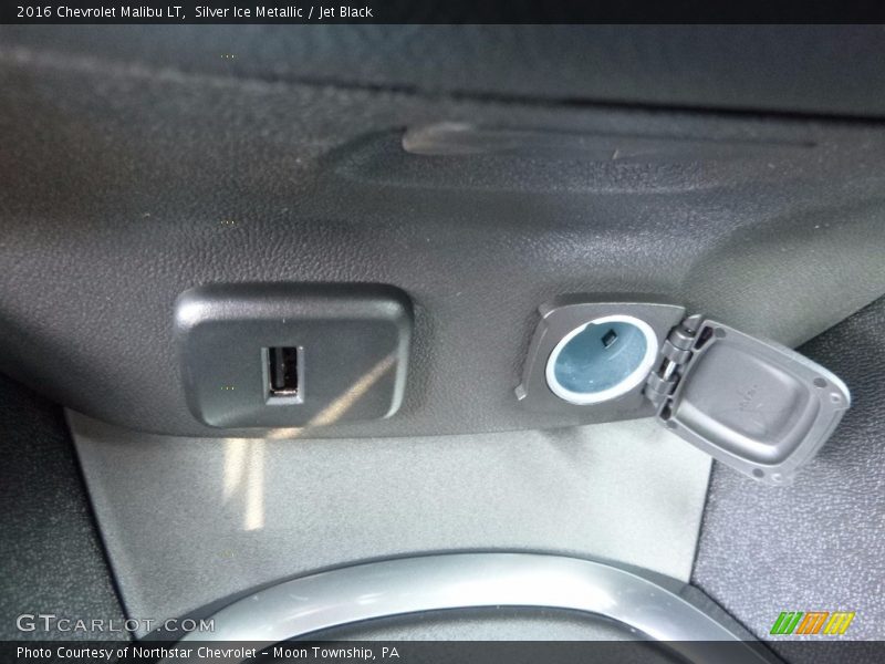 Silver Ice Metallic / Jet Black 2016 Chevrolet Malibu LT