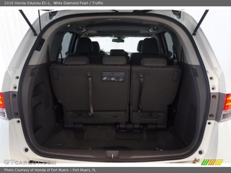 White Diamond Pearl / Truffle 2016 Honda Odyssey EX-L