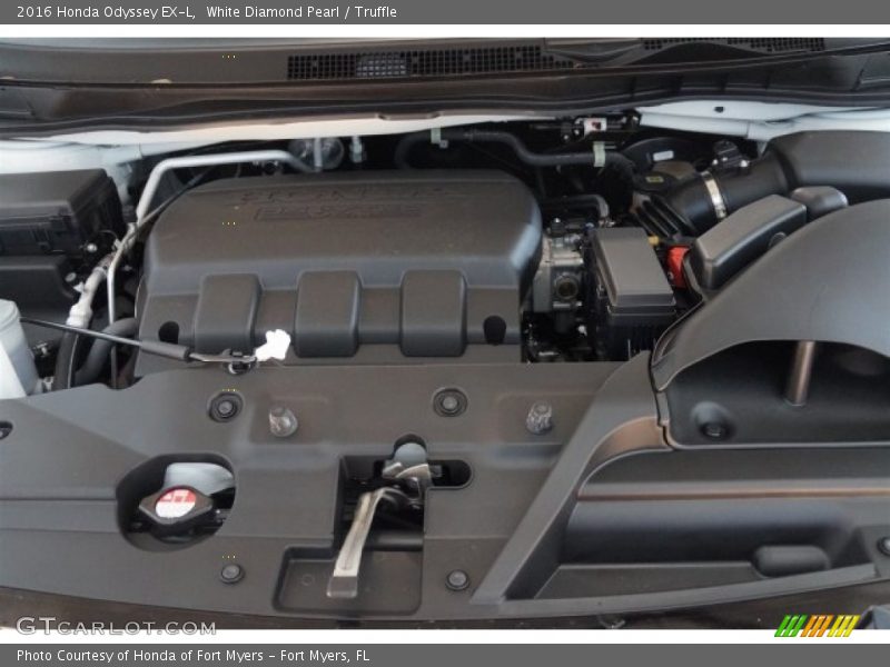 White Diamond Pearl / Truffle 2016 Honda Odyssey EX-L