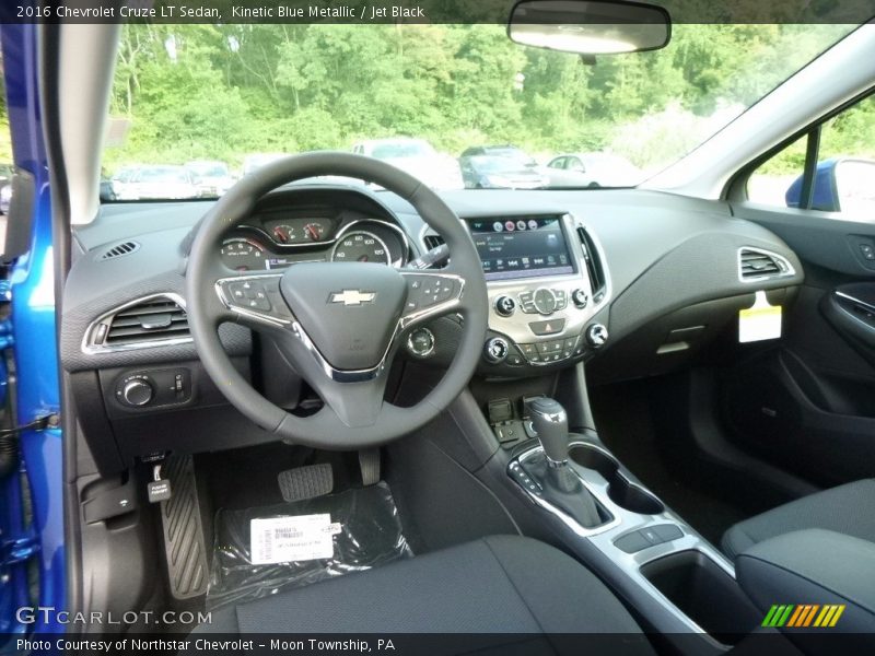 Kinetic Blue Metallic / Jet Black 2016 Chevrolet Cruze LT Sedan