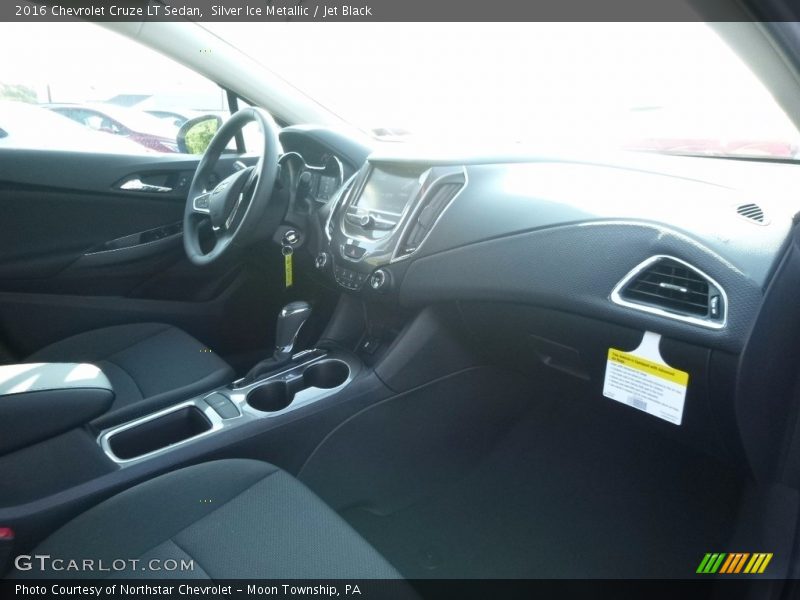 Silver Ice Metallic / Jet Black 2016 Chevrolet Cruze LT Sedan