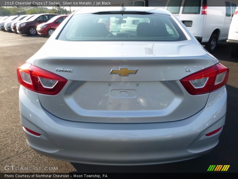 Silver Ice Metallic / Jet Black 2016 Chevrolet Cruze LT Sedan