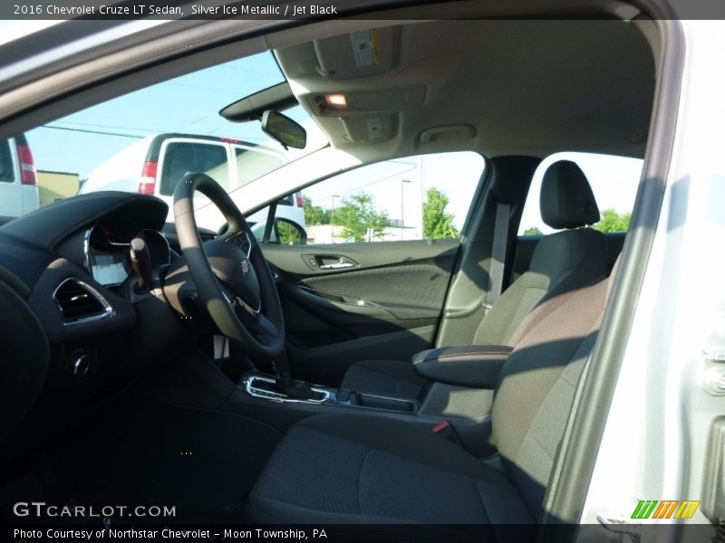 Silver Ice Metallic / Jet Black 2016 Chevrolet Cruze LT Sedan