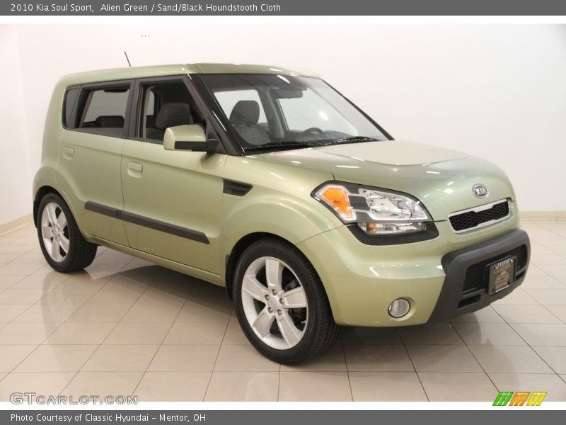 Alien Green / Sand/Black Houndstooth Cloth 2010 Kia Soul Sport