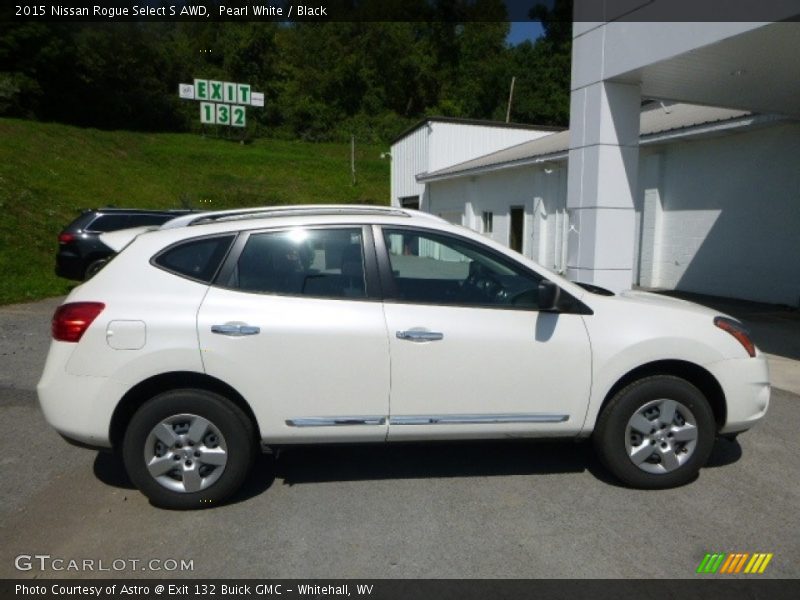 Pearl White / Black 2015 Nissan Rogue Select S AWD