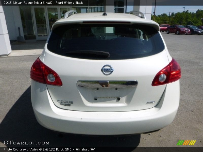 Pearl White / Black 2015 Nissan Rogue Select S AWD