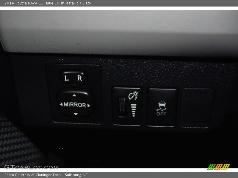 Blue Crush Metallic / Black 2014 Toyota RAV4 LE