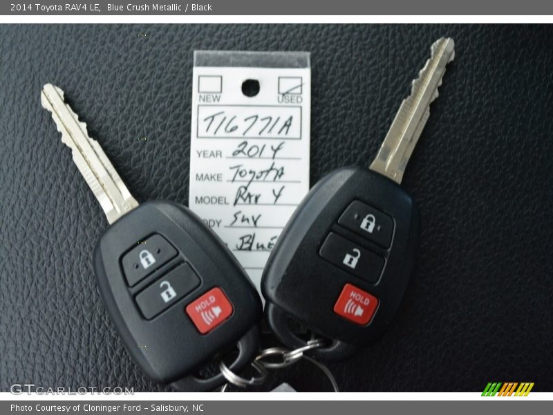 Blue Crush Metallic / Black 2014 Toyota RAV4 LE
