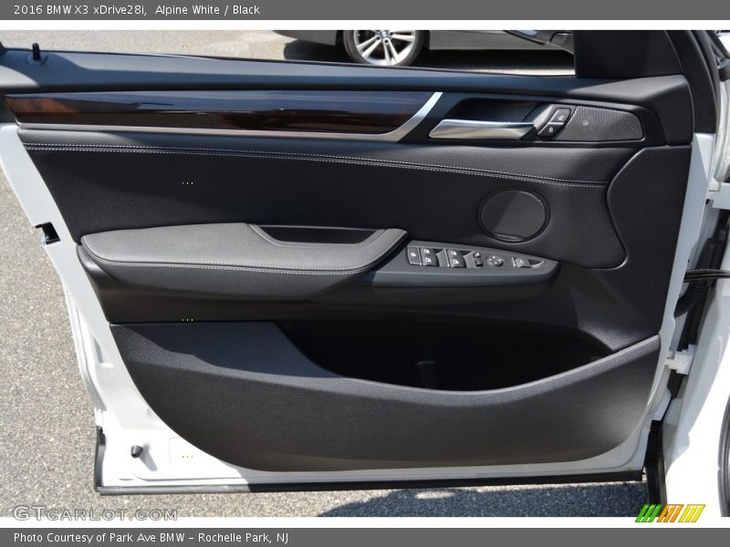 Alpine White / Black 2016 BMW X3 xDrive28i